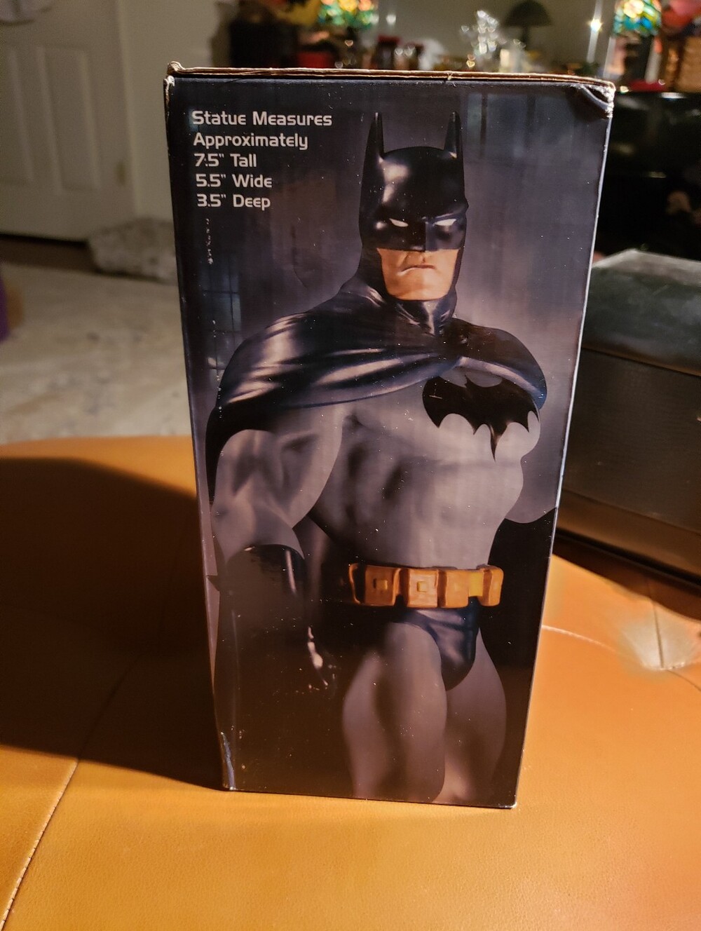 Batman Statue - Picture 3 of 11
